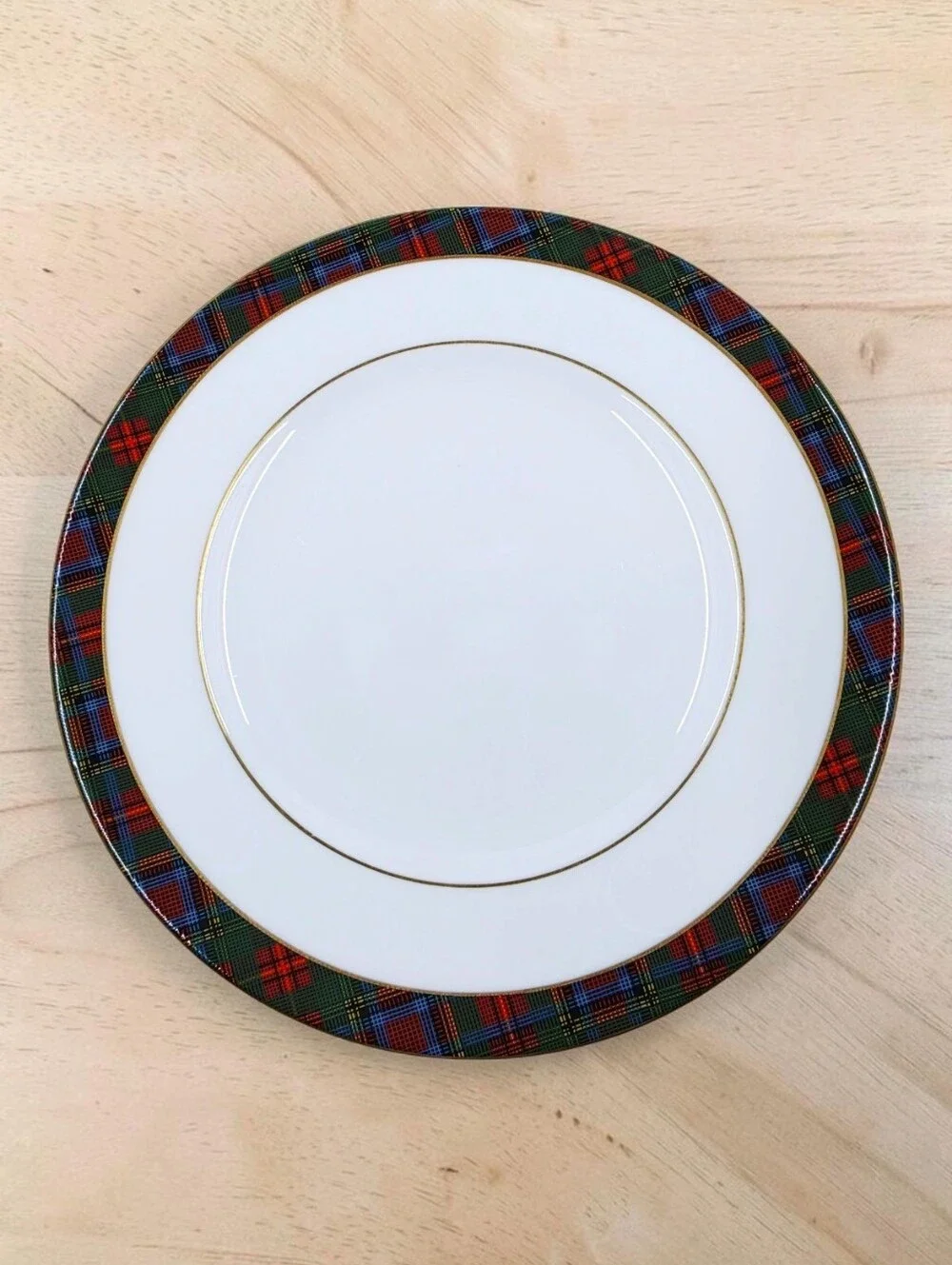 Wedgwood Ralph Lauren Highland Pattern Salad Plate Green Red Tartan Border